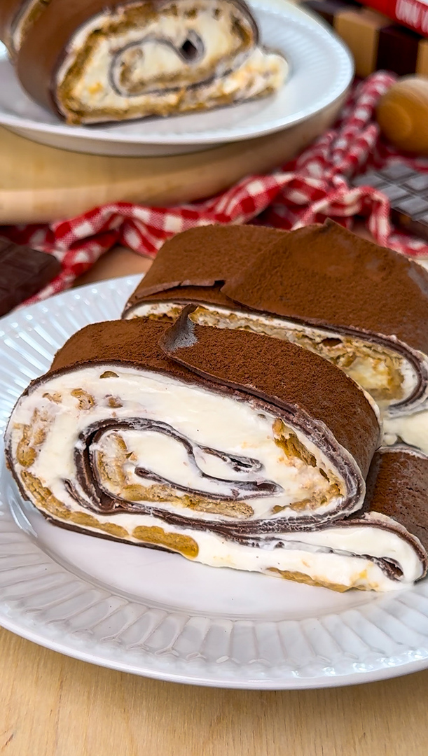 TIRAMISÙ CRÊPES ROLL - il rotolo estivo di cui non sapevi di aver bisogno!