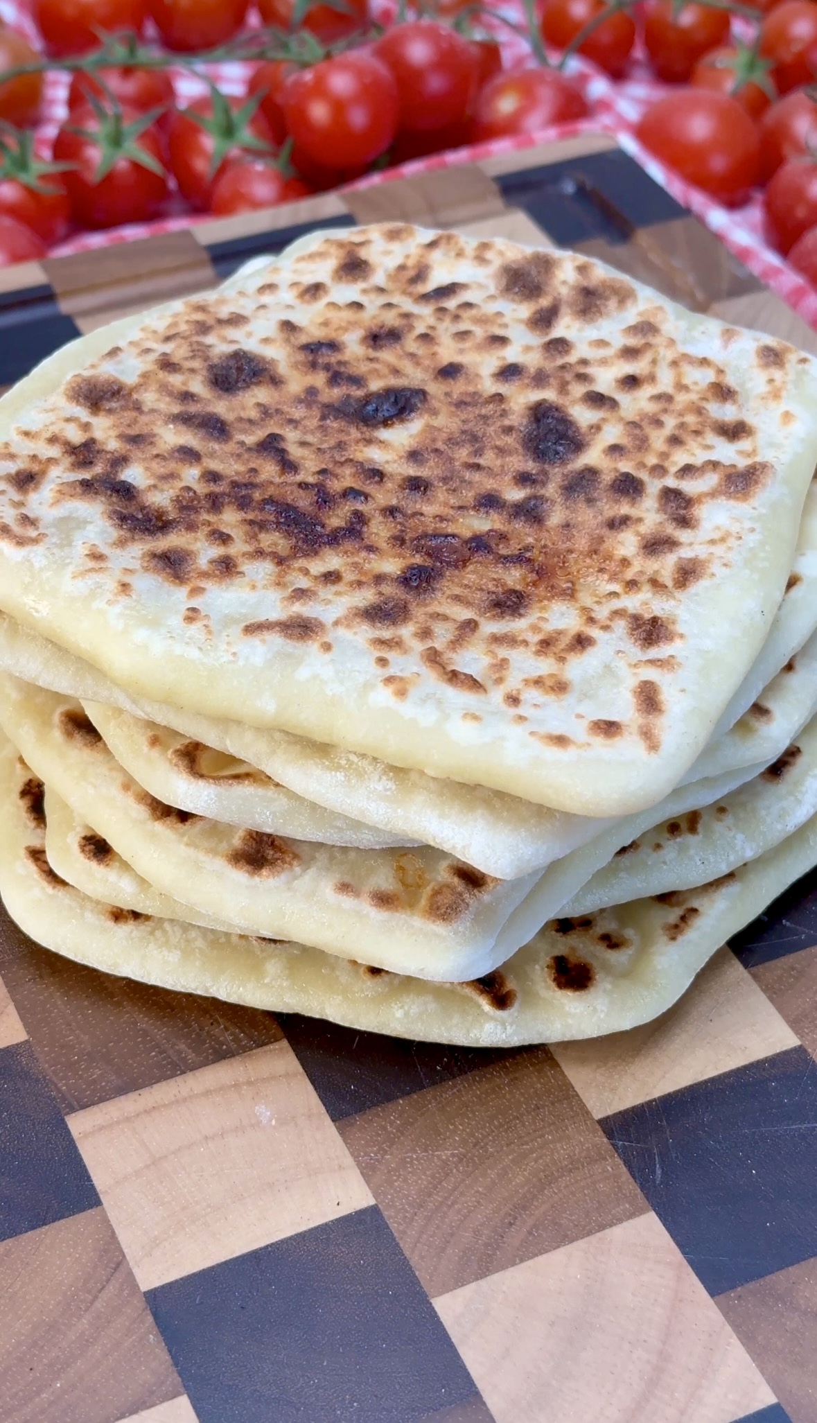 PANE NAAN AL FORMAGGIO IN PADELLA