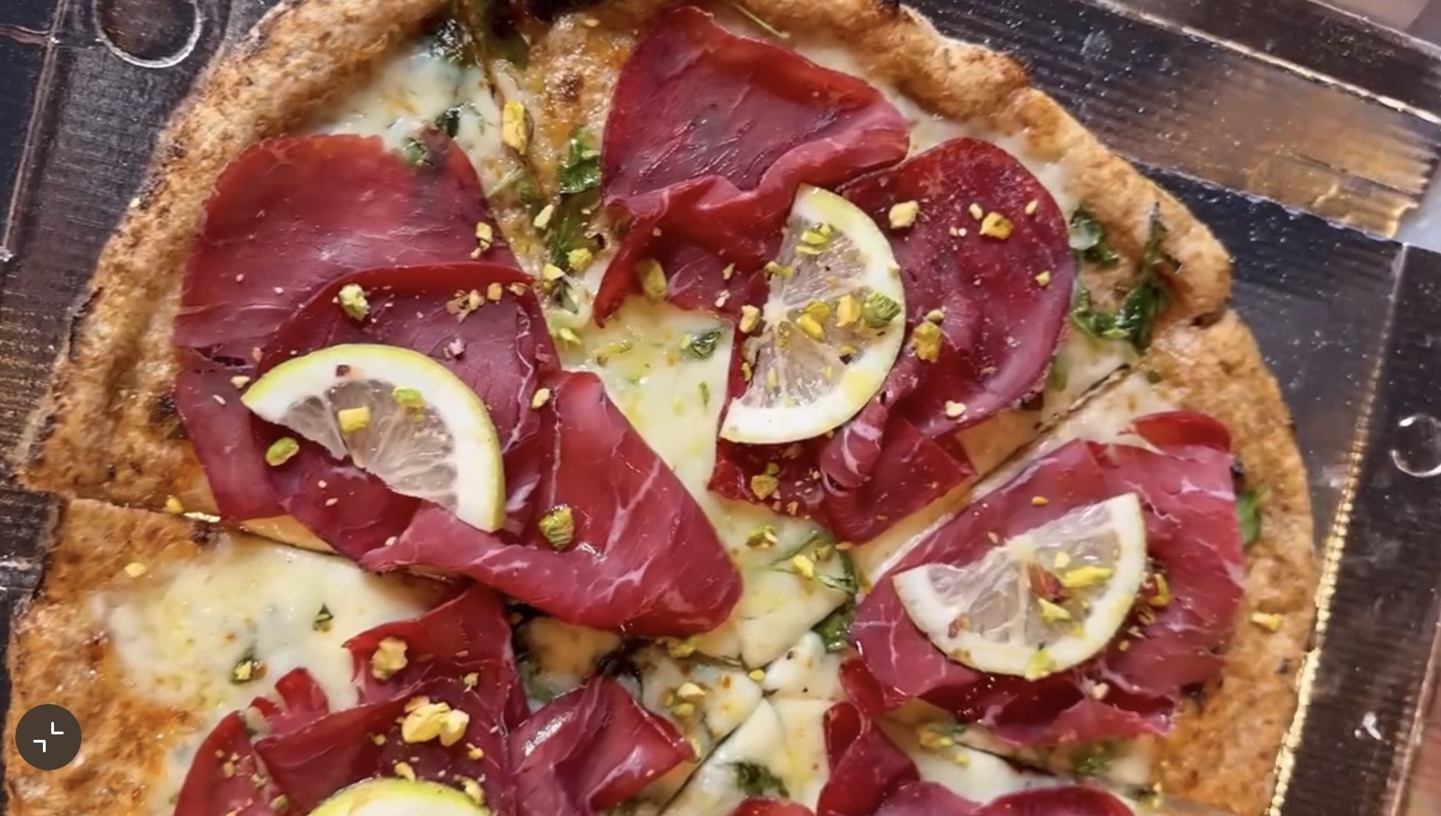 Pizza a dieta: si può mangiare? La ricetta fit di Gino Sorbillo